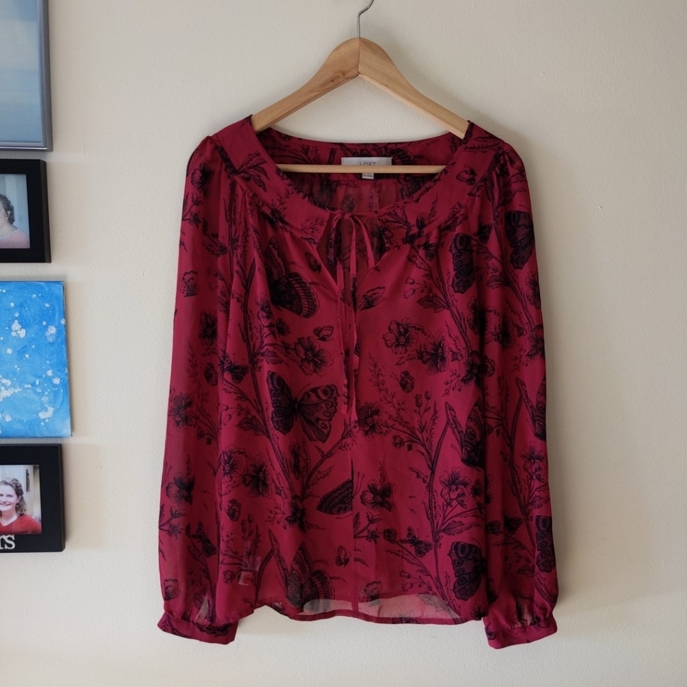 Loft tie front butterfly print top M
